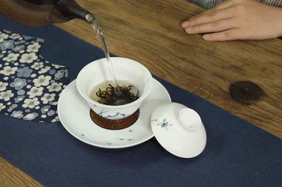 各類茶的注水方式，不同的茶泡茶時(shí)怎么注水