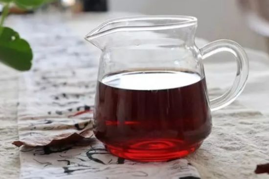 黑茶調(diào)理婦科病，女人喝黑茶好處太多了！