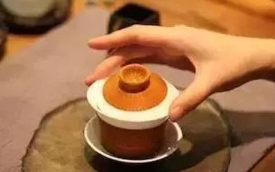 三才蓋碗的正確拿法，三才蓋碗抓碗法圖解