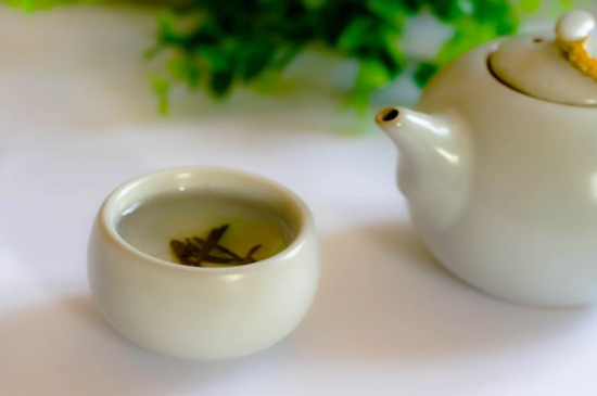 綠茶碧螺春怎么泡簡易步驟，沖泡碧螺春的十二步驟口訣