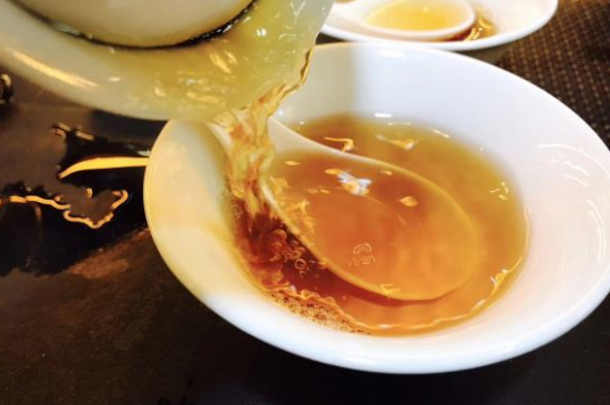 肉桂可以用紫砂壺沖泡嗎，紫砂壺能泡武夷巖茶肉桂用嗎？