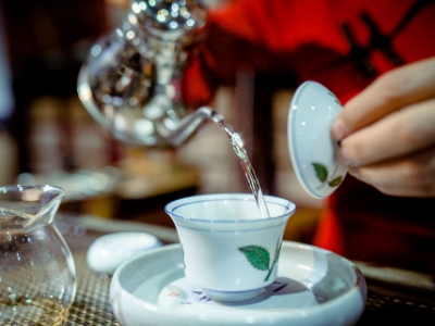 千萬別做兼職茶藝師，女人學(xué)茶藝好嗎？