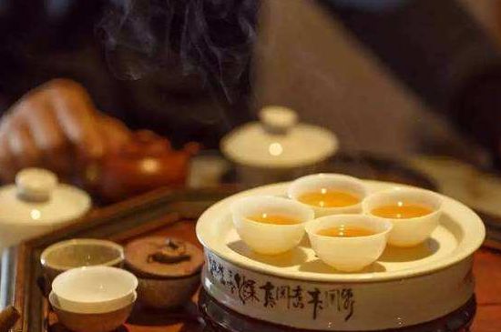茶的三個(gè)禮儀，茶的禮儀小知識(shí)