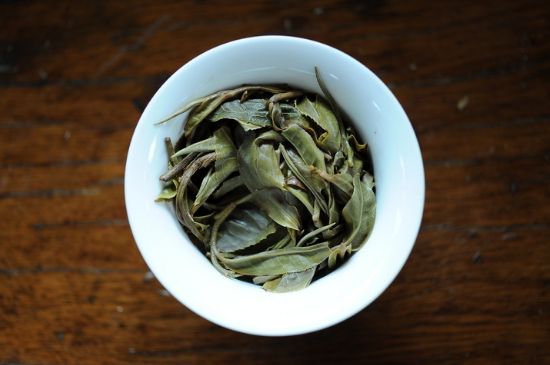 干吃茶葉致癌嗎，長期吃干茶葉的危害