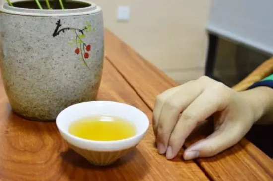 女人喝茶要行扣茶禮嗎，叩茶禮女士能用嗎？