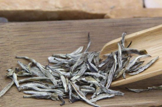 春茶季怎么辨別白毫銀針的好壞，好的白毫銀針如何選購(gòu)？