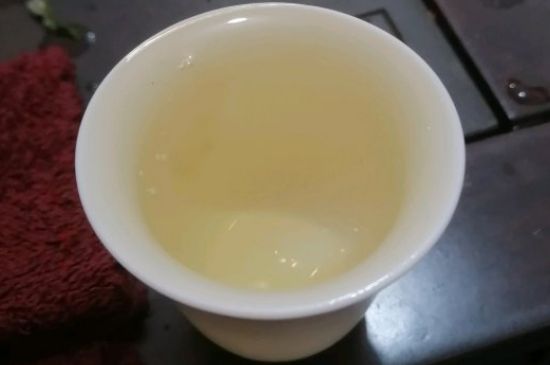 春茶上市白茶的好壞怎么區(qū)分，春白茶怎么分辨好不好？