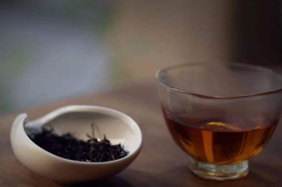 泡好的茶水放冰箱能保存多久，泡好的茶冷藏放多久？