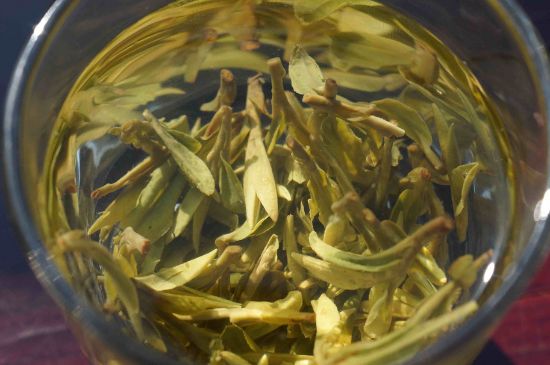 安吉白茶冷藏好還是冷凍好？這個需要根據存放時間來選擇