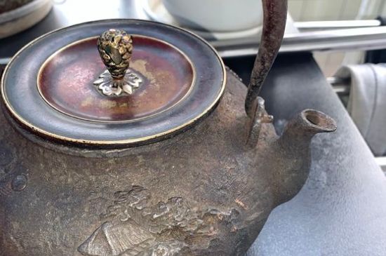 國產(chǎn)鐵壺危害，便宜鐵壺有毒嗎