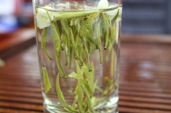 茉莉銀針適合什么人喝，茉莉銀針茶有什么功效