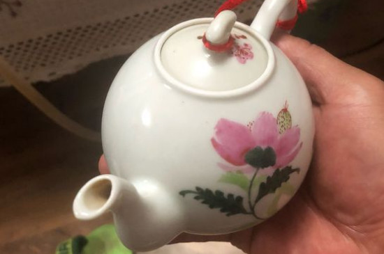 瓷壺適合泡什么茶，瓷器茶具喝什么茶好