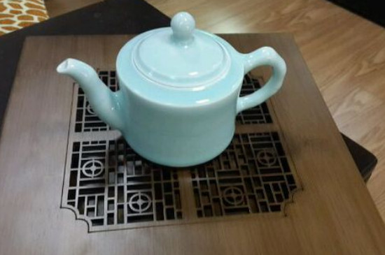 瓷壺適合泡什么茶，瓷器茶具喝什么茶好