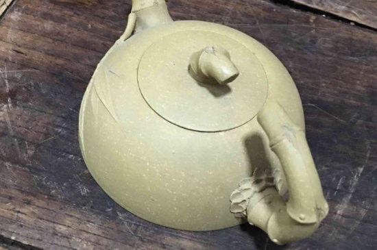 本山綠泥紫砂壺小黑點(diǎn)多嗎，真正本山綠泥會(huì)吐黑嗎？