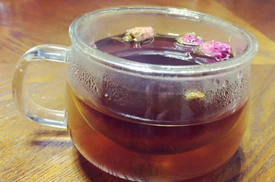 喝玫瑰花茶能祛斑嗎，玫瑰花茶有祛斑的功效嗎？