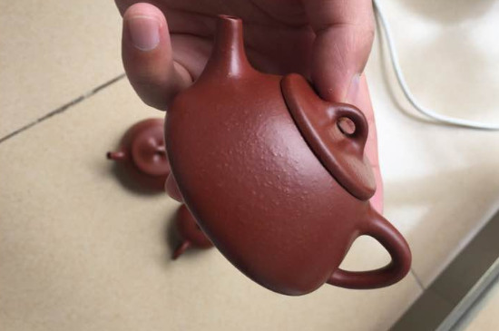 朱泥壺適合泡紅茶嗎，紅茶適合泡紫泥還是朱泥壺