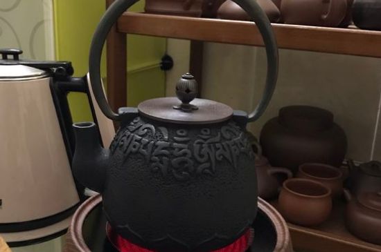 鐵壺生銹燒的水有害嗎，鐵壺內(nèi)壁生銹怎么辦