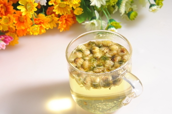 喝菊花茶有什么效果，女人長期喝菊花茶好嗎？