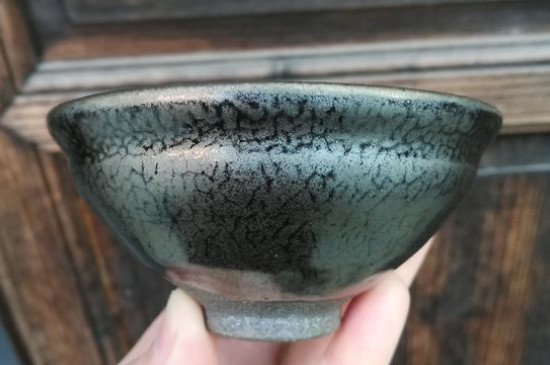 怎么鑒別建盞化學(xué)釉，真假建盞的對比與辨別