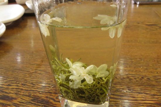 茉莉龍珠可以和什么一起泡茶，茉莉龍珠茶能加蜂蜜嗎？