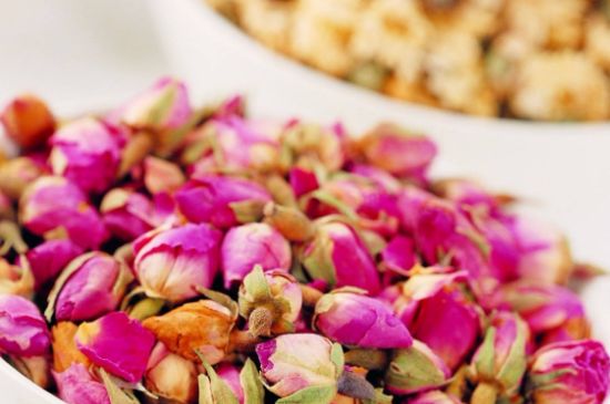 玫瑰花的最佳搭配，喝玫瑰花茶搭配什么喝好？