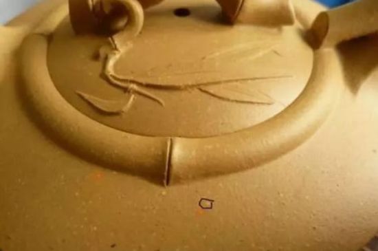 本山綠泥紫砂壺小黑點(diǎn)多嗎，真正本山綠泥會(huì)吐黑嗎？