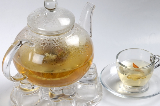 經(jīng)常菊花泡水好嗎，喝菊花茶有什么好處？