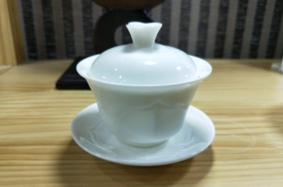 常見的七大材質(zhì)的茶具優(yōu)缺點，用什么材質(zhì)的茶具泡茶最好？