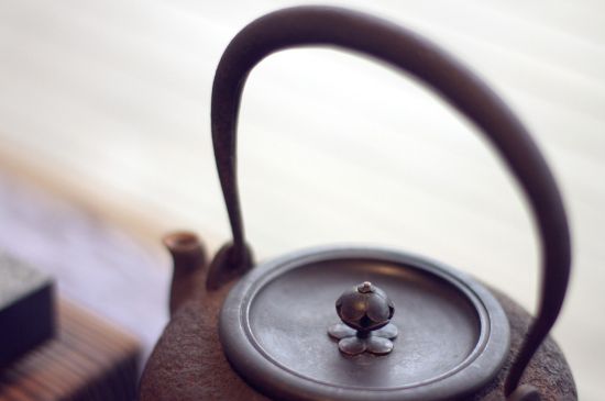 老鐵壺煮茶的害處，鐵壺為什么不能煮茶？