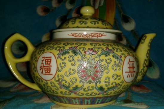 瓷壺適合泡什么茶，瓷器茶具喝什么茶好