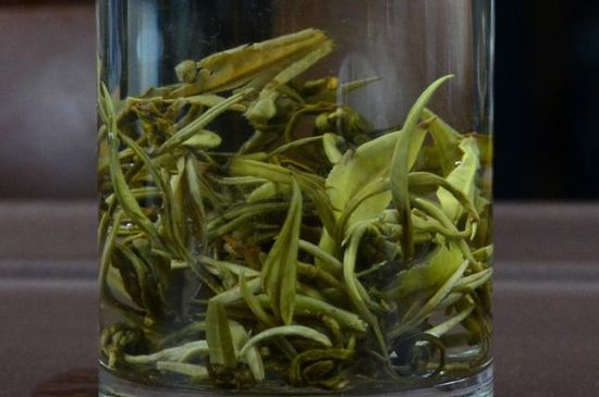 茉莉龍珠什么季節(jié)喝，夏天適合喝茉莉龍珠茶