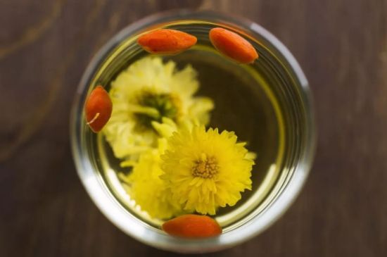 菊花茶的最佳搭配有哪幾樣，菊花茶和什么搭配喝效果好？