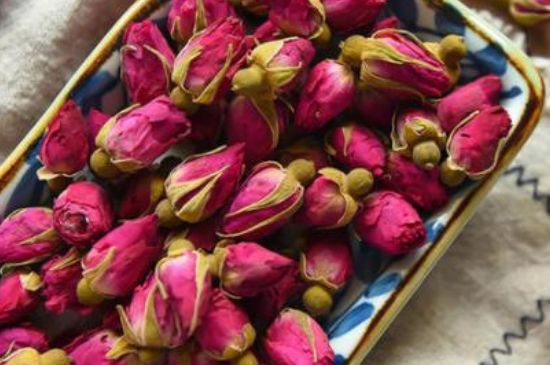 干玫瑰花泡水放幾顆，玫瑰花泡水一次放幾朵？