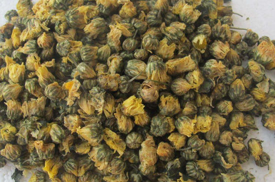 菊花茶大朵小朵有什么區(qū)別，菊花喝大朵還是小朵？