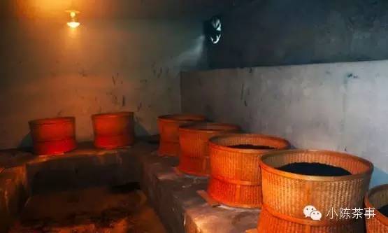 怎樣炭焙巖茶？揭秘武夷巖茶的炭焙技藝