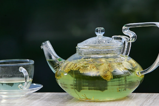 菊花茶天天喝行嗎，每天喝菊花泡茶喝好嗎？