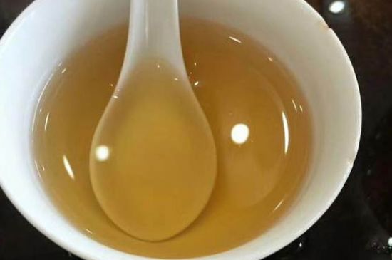 女人喝金駿眉的好處和壞處，女性喝金駿眉可減肥養(yǎng)顏