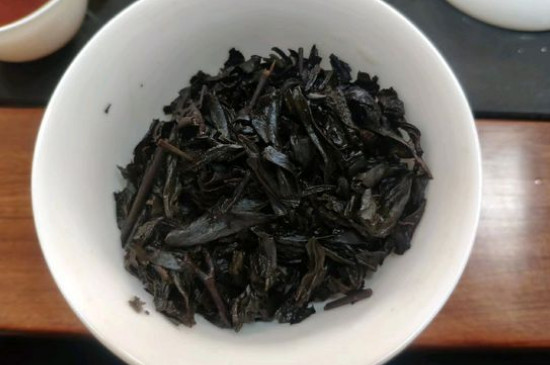 大紅袍煙熏味是好茶嗎，能不能喝對人體有壞處嗎