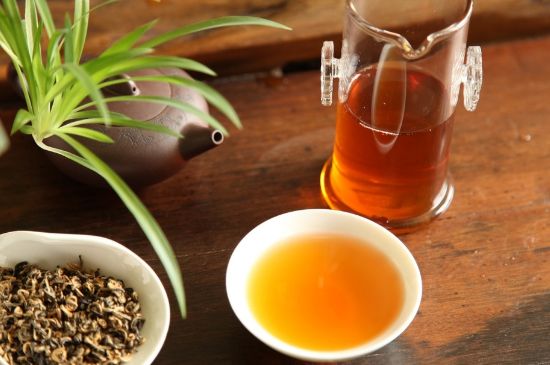 飯后多長(zhǎng)時(shí)間喝六堡茶最好，六堡茶一天喝多少