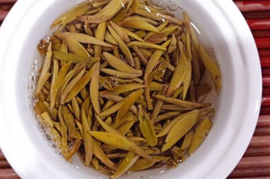 新白毫銀針和老白毫銀針的區(qū)別，新老白毫銀針的品質(zhì)特征