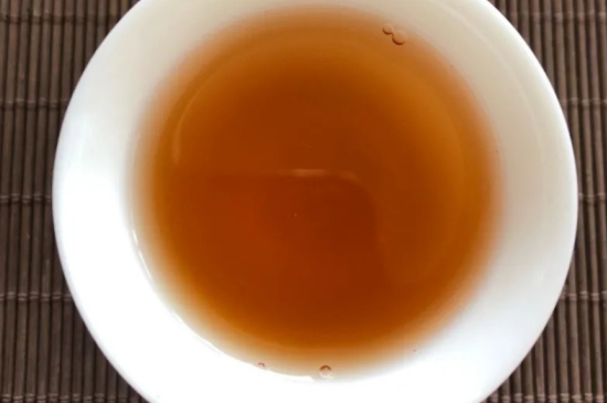 老白茶上火還是去火？夏季喝煮的老白茶會容易上火！