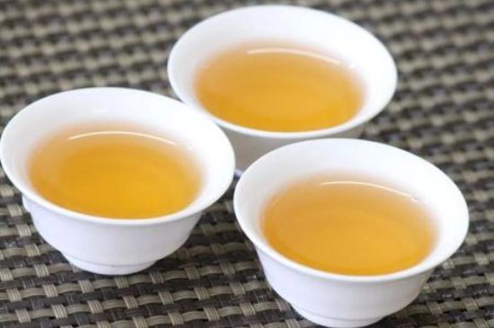 蜜蘭香和鴨屎香區(qū)別，鳳凰單樅鴨屎香vs蜜蘭香圖片對(duì)比