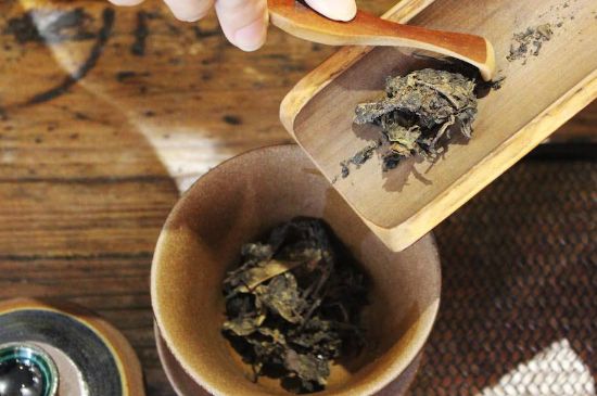 茯磚茶與普洱茶哪個好，茯茶和普洱茶口味區(qū)別