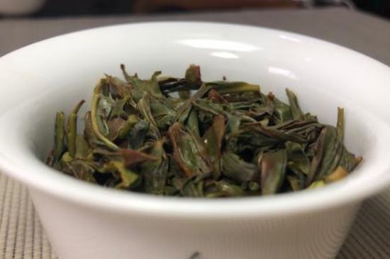 蜜蘭香和鴨屎香區(qū)別，鳳凰單樅鴨屎香vs蜜蘭香圖片對(duì)比