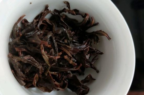 正山小種喝起來苦澀有點(diǎn)酸對嗎，正山小種發(fā)酸有害嗎