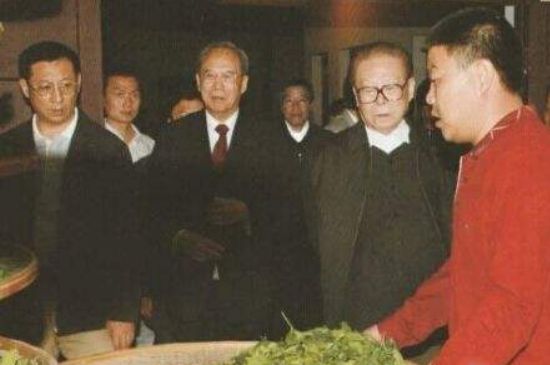 母樹大紅袍給誰喝了，為什么母樹大紅袍叫三棵六株？