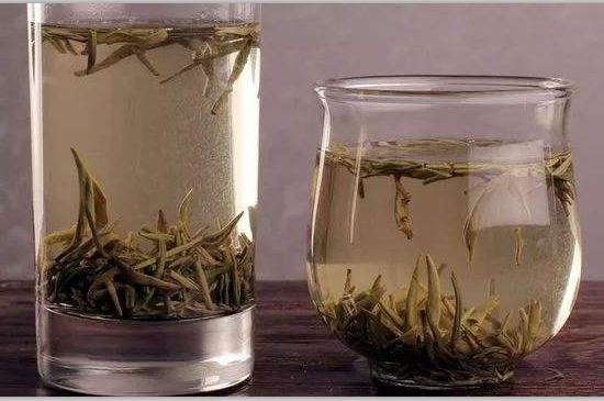西湖龍井茶毫和發(fā)霉區(qū)別圖片，長(zhǎng)霉的龍井茶葉會(huì)是什么樣？
