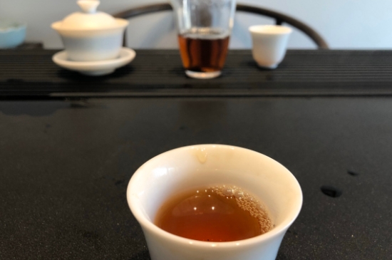 為什么喝巖茶會(huì)上火，巖茶喝多上火怎么辦？