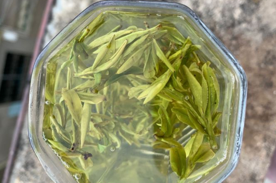 西湖龍井茶頭采和二采區(qū)別，明前龍井一采和二采什么味道？