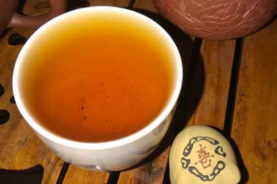 正山小種適合女人喝嗎，女人經(jīng)常喝正山小種茶好嗎